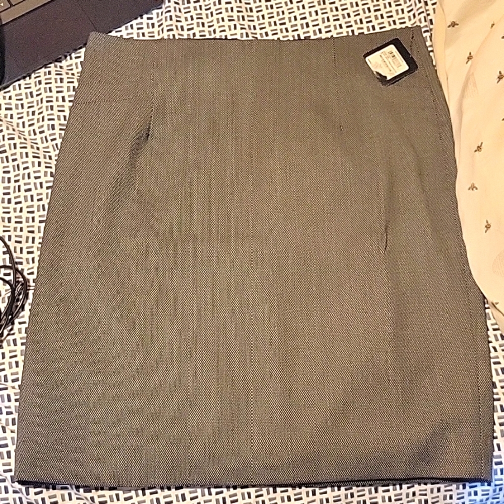 Halogen skirt